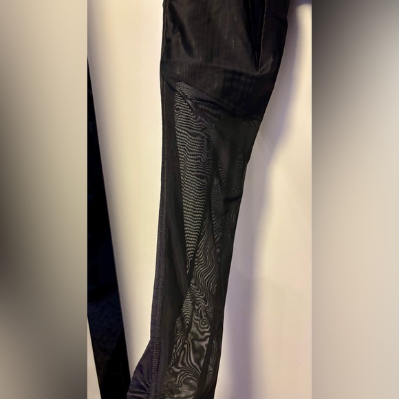 Puma Black Performance Leggings with Sheer details on lower leg area size medium - Picture 5 of 5
